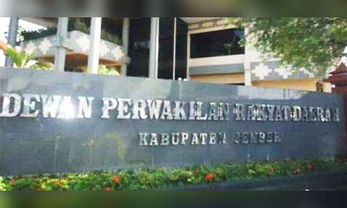 Sikapi Sindiran Pejabat Pemkab, Tokoh Masyarakat Jember Dukung DPRD Lapor ke APH Sikapi Sindiran Pejabat Pemkab, Tokoh Masyarakat Jember Dukung DPRD Lapor ke APH