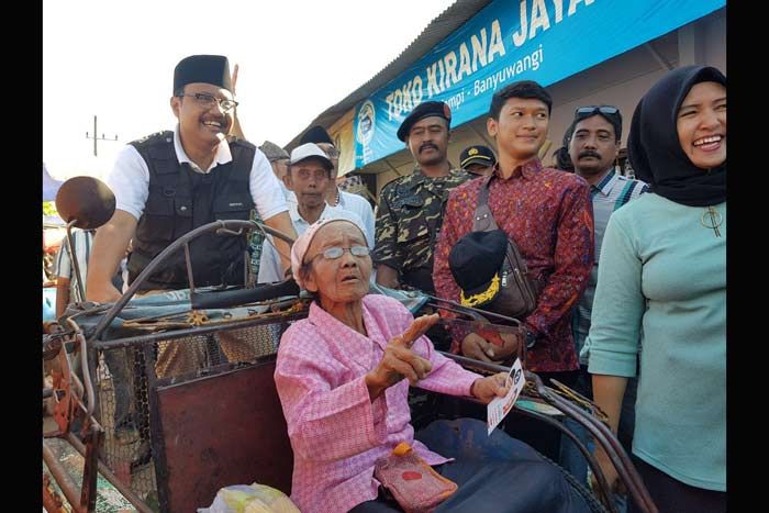 ​Masuk Pasar Rogojampi Banyuwangi, Gus Ipul Kenang Jasa Basofi Soedirman