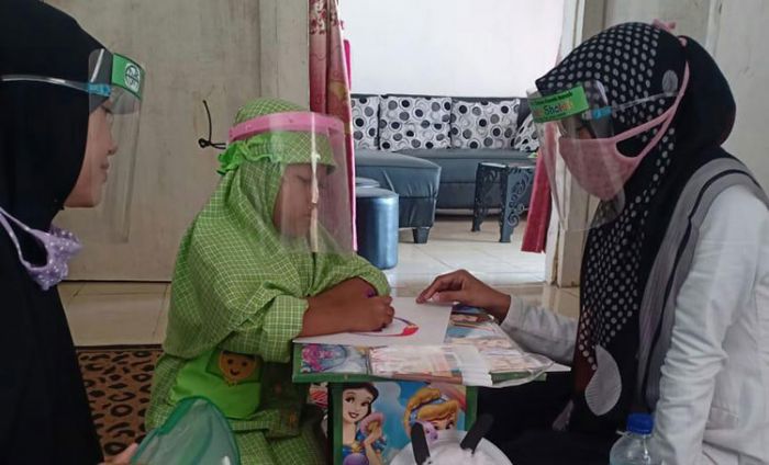 Wali Murid Apresiasi Pembelajaran Home Visit TK BAS Tuban Selama Pandemi Wali Murid Apresiasi Pembelajaran Home Visit TK BAS Tuban Selama Pandemi
