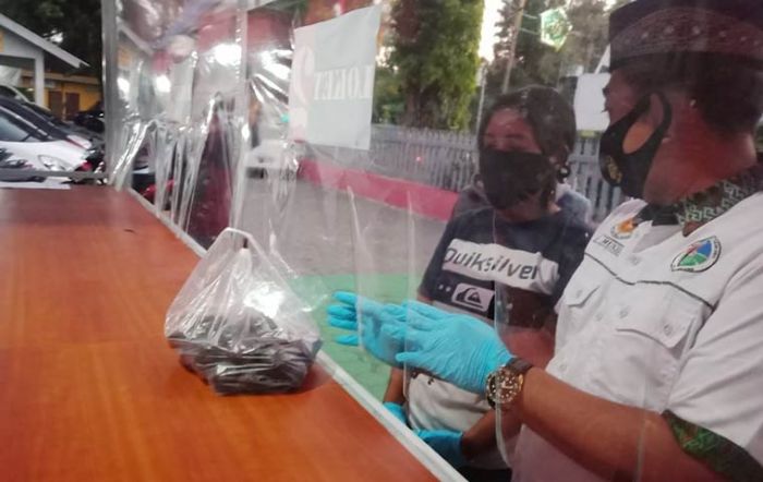 Modus Selundupkan Narkoba Gunakan Buah Salak, Pelaku 2 Kali Lakukan Pengiriman ke Lapas Jombang Modus Selundupkan Narkoba Gunakan Buah Salak, Pelaku 2 Kali Lakukan Pengiriman ke Lapas Jombang