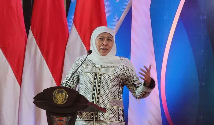Masa Transisi Menuju Endemi, Gubernur Khofifah: Masyarakat Boleh Tak Kenakan Masker Asal Sehat Masa Transisi Menuju Endemi, Gubernur Khofifah: Masyarakat Boleh Tak Kenakan Masker Asal Sehat