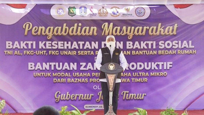 Gubernur Bersama Baznas Jatim Berikan Bantuan Bedah Rumah hingga Modal Usaha ke Masyarakat Sumenep