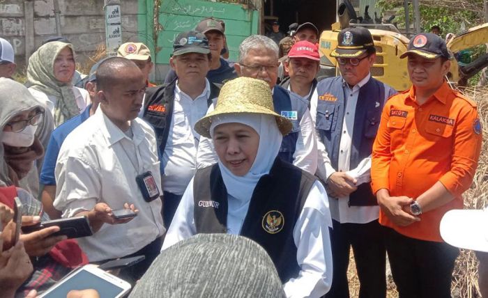 Dampingi Gubernur Bersih-Bersih Sungai Avour, Kepala DLH Jatim Apresiasi Partisipasi Masyarakat Dampingi Gubernur Bersih-Bersih Sungai Avour, Kepala DLH Jatim Apresiasi Partisipasi Masyarakat