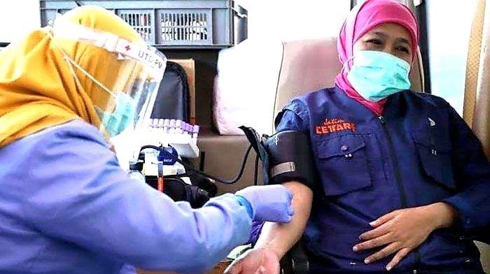 Tingkatkan Solidaritas Kemanusiaan, Gubernur Khofifah Ajak Masyarakat Ikuti Donor Darah Tingkatkan Solidaritas Kemanusiaan, Gubernur Khofifah Ajak Masyarakat Ikuti Donor Darah