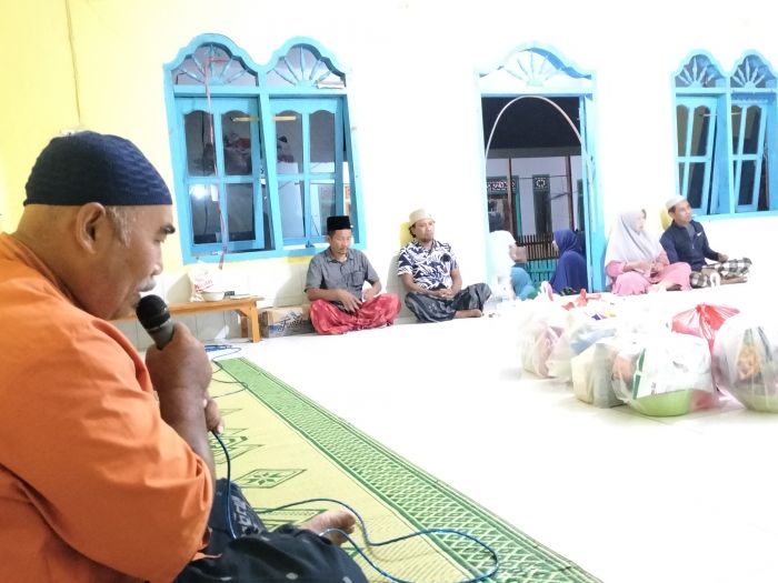 Mengenal Ruwa-Ruwa: Tradisi Jelang Lebaran yang Masih Dilestarikan Warga Diponggo Pulau Bawean Mengenal Ruwa-Ruwa: Tradisi Jelang Lebaran yang Masih Dilestarikan Warga Diponggo Pulau Bawean