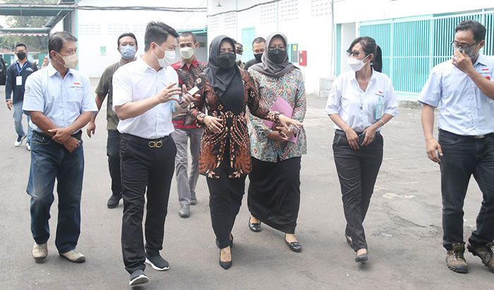 Pemkab Mojokerto Serahkan Suket Registrasi Lahan ke Petani Porang Pemkab Mojokerto Serahkan Suket Registrasi Lahan ke Petani Porang