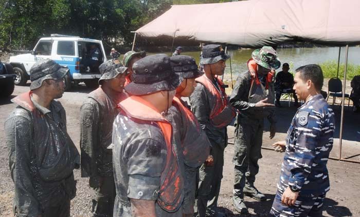 Danguskamla Koarmada II Kunjungi Latihan Jungle Survival di Hutan Bakau Ujung Surabaya