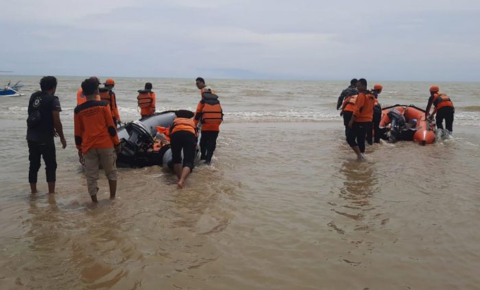 Cuaca Tak Menentu, Pencarian Korban Hilang di Perairan Madura Belum Membuahkan Hasil