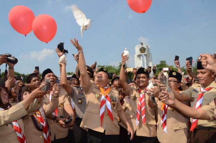 Berharap Perdamaian Dunia Terjaga, Pramuka Sidoarjo Lepas Puluhan Merpati Berharap Perdamaian Dunia Terjaga, Pramuka Sidoarjo Lepas Puluhan Merpati