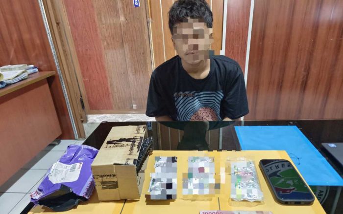 Diduga Hendak Edarkan Sabu, Seorang Pria di Ngawi Diamankan Polisi Diduga Hendak Edarkan Sabu, Seorang Pria di Ngawi Diamankan Polisi