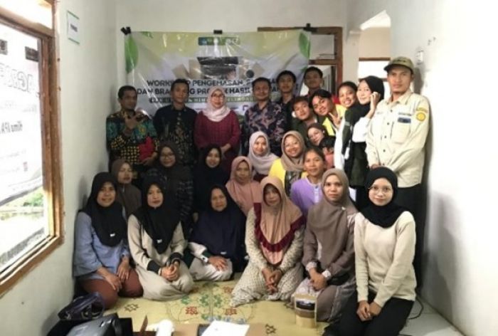Tingkatkan Potensi Kopi Lokal, PPK Ormawa Hima IPA dan Lingkungan Unnes Gelar Workshop di Desa Peron Tingkatkan Potensi Kopi Lokal, PPK Ormawa Hima IPA dan Lingkungan Unnes Gelar Workshop di Desa Peron