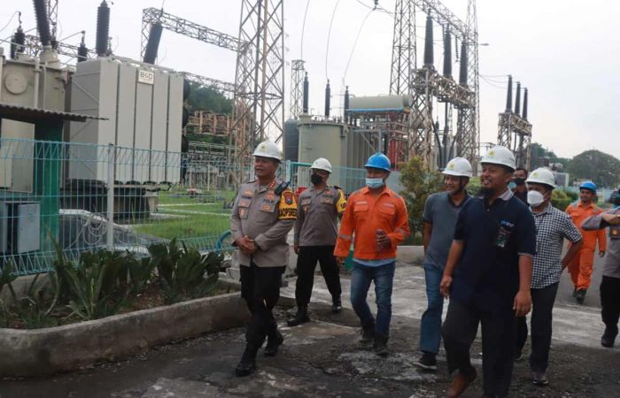 Jelang KTT G20, Kapolresta Sidoarjo Tinjau UIT PLN Taman untuk Pastikan Pasokan Listrik Jelang KTT G20, Kapolresta Sidoarjo Tinjau UIT PLN Taman untuk Pastikan Pasokan Listrik