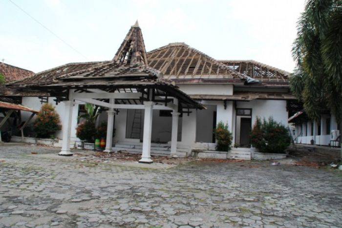 Sisa Bongkaran Eks Gedung Dewan Ngawi Dihargai Hanya Rp 138 juta Sisa Bongkaran Eks Gedung Dewan Ngawi Dihargai Hanya Rp 138 juta