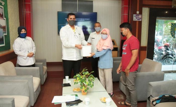 Lagi, Warga Probolinggo Sumbangkan Celengan untuk Tangani Covid-19 Lagi, Warga Probolinggo Sumbangkan Celengan untuk Tangani Covid-19
