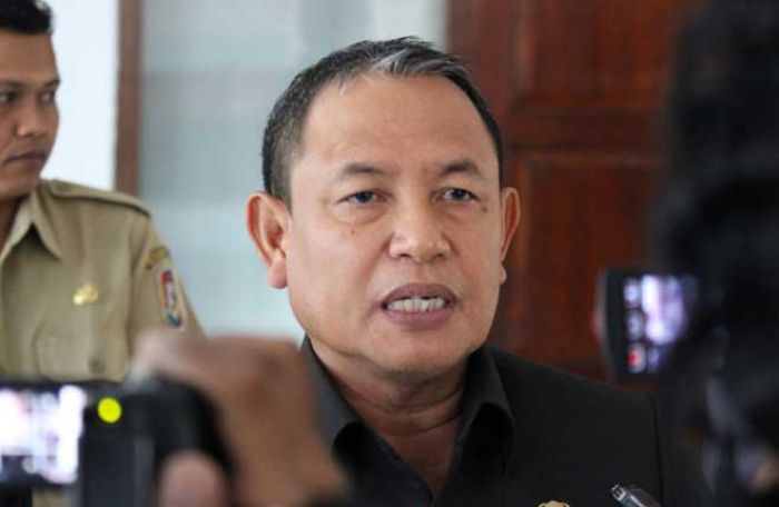 Sempat Berhenti, Pemkab Tuban akan Lanjutkan Bantuan Sapi untuk Warga Sempat Berhenti, Pemkab Tuban akan Lanjutkan Bantuan Sapi untuk Warga