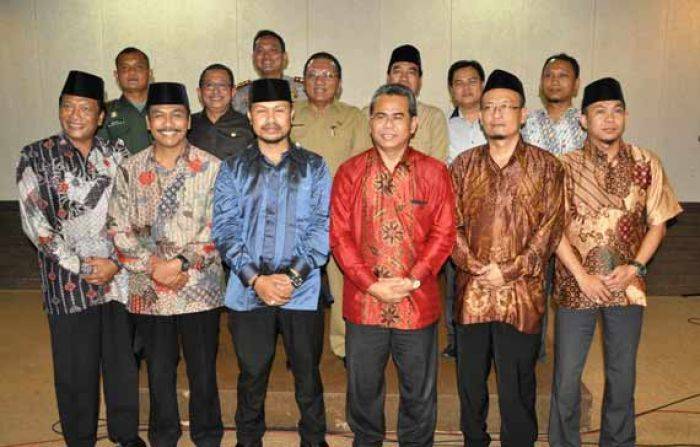 Cabup Gresik Nurhamim dan Khuluq Belum Lengkapi Persyaratan