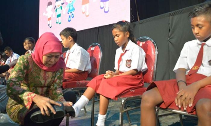 ​Gubernur Khofifah: Festival Terang Merupakan Ajang Transfer of Attitude antara Orangtua dan Anak