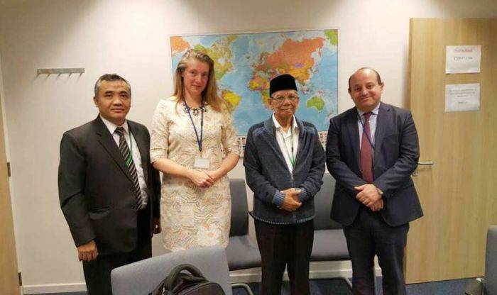 Kiai Hasyim Muzadi: Indonesia Bukan Sarang Terorisme, Tapi Korban Teroris Kiai Hasyim Muzadi: Indonesia Bukan Sarang Terorisme, Tapi Korban Teroris