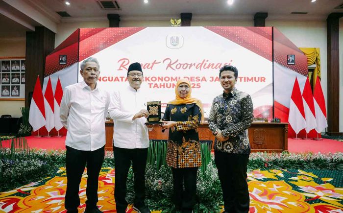 Mensos Ajak Kepala Daerah se-Jawa Timur Sukseskan Sekolah Rakyat Mensos Ajak Kepala Daerah se-Jawa Timur Sukseskan Sekolah Rakyat