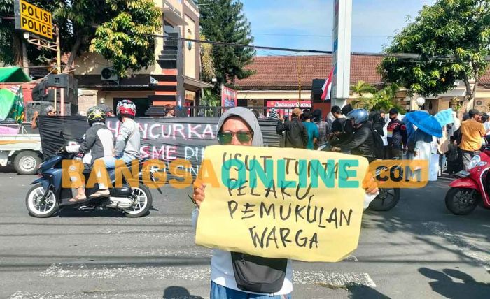 Gelar Demo di Mapolres Kediri Kota, Warga Manisrenggo Tuntut Penuntasan Kasus Penganiayaan