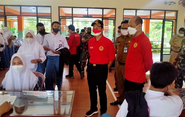 BIN Jatim Gelar Vaksinasi Massal untuk Pelajar di SMKN 1 Pogalan Trenggalek