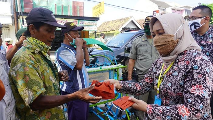 Ning Ita Canangkan Wajib Pakai Masker di Kota Mojokerto Ning Ita Canangkan Wajib Pakai Masker di Kota Mojokerto