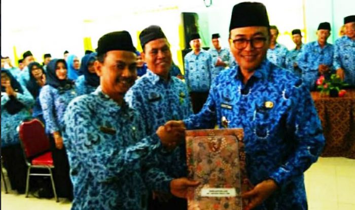 Bupati Pamekasan Kukuhkan 107 Kepala SDN dan SMPN Bupati Pamekasan Kukuhkan 107 Kepala SDN dan SMPN