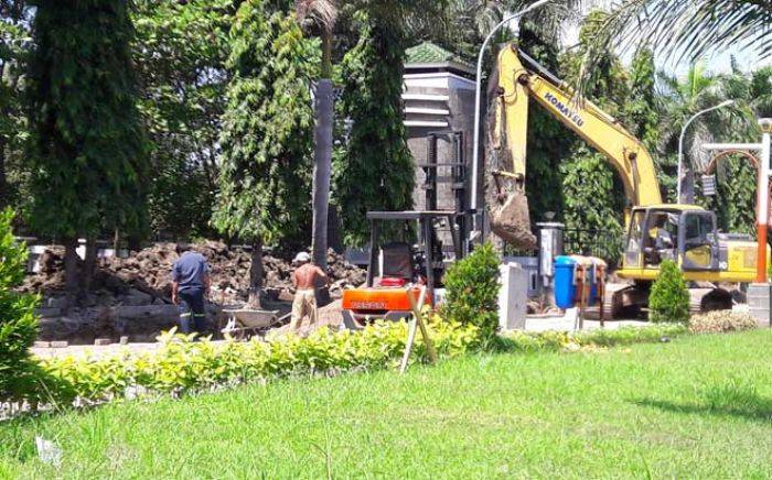 Proyek Box Culvert-Pavingisasi di depan Kantor Pemda Gresik Dituding Hamburkan Anggaran Proyek Box Culvert-Pavingisasi di depan Kantor Pemda Gresik Dituding Hamburkan Anggaran