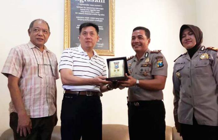 Safari ke Klenteng Kwan Im Tong, Kapolres Batu Pamitan Safari ke Klenteng Kwan Im Tong, Kapolres Batu Pamitan