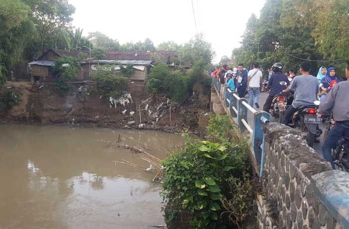 Pelajar SMP Hanyut di Sungai Gunting Desa Miagan Pelajar SMP Hanyut di Sungai Gunting Desa Miagan