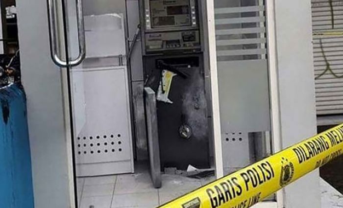 Sepasang Kekasih Diringkus Warga saat Bobol ATM di Krian