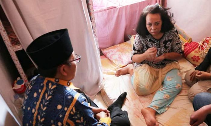 Naga, Bocah Kelas 3 SD yang Merawat Ibunya Seorang Diri, Tiap Hari Cari Nafkah dengan Mengamen Naga, Bocah Kelas 3 SD yang Merawat Ibunya Seorang Diri, Tiap Hari Cari Nafkah dengan Mengamen
