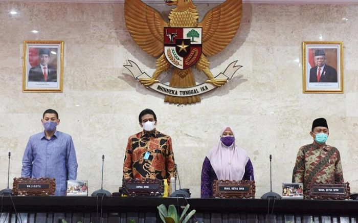 Di Rapat Paripurna, Wali Kota Kediri Sampaikan Usulan Empat Raperda ke DPRD Di Rapat Paripurna, Wali Kota Kediri Sampaikan Usulan Empat Raperda ke DPRD