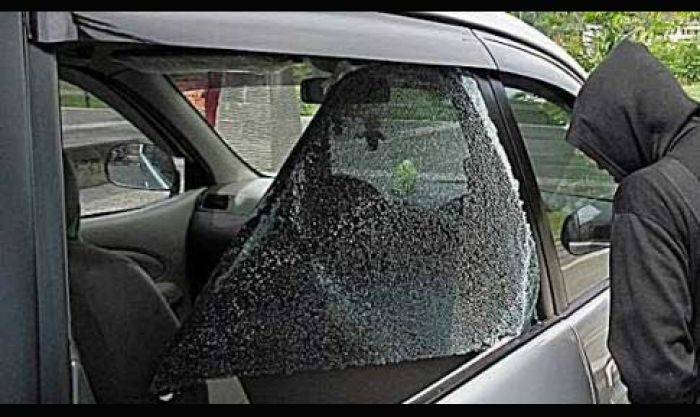 Maling Spesialis Pecah Kaca Mobil Beraksi di Lodoyo, Uang 80 Juta Raib saat Ditinggal Makan Soto Maling Spesialis Pecah Kaca Mobil Beraksi di Lodoyo, Uang 80 Juta Raib saat Ditinggal Makan Soto