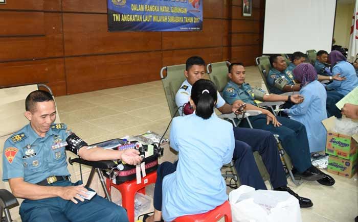 TNI AL Surabaya Donor Darah Bantu Atasi Stok Darah yang Menipis