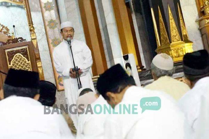 PNS Tak Sholat Subuh Berjamaah, Bupati Jombang akan Kurangi Tunjangan PNS Tak Sholat Subuh Berjamaah, Bupati Jombang akan Kurangi Tunjangan