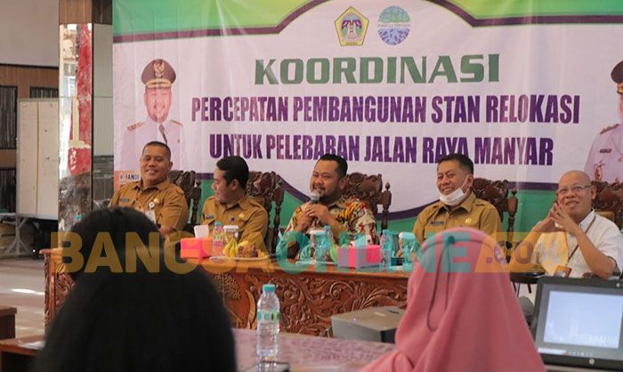 Gandeng Pengusaha, Bupati Gresik Ajak Bangun Stan untuk Pedagang Terdampak Pelebaran Jalan Manyar