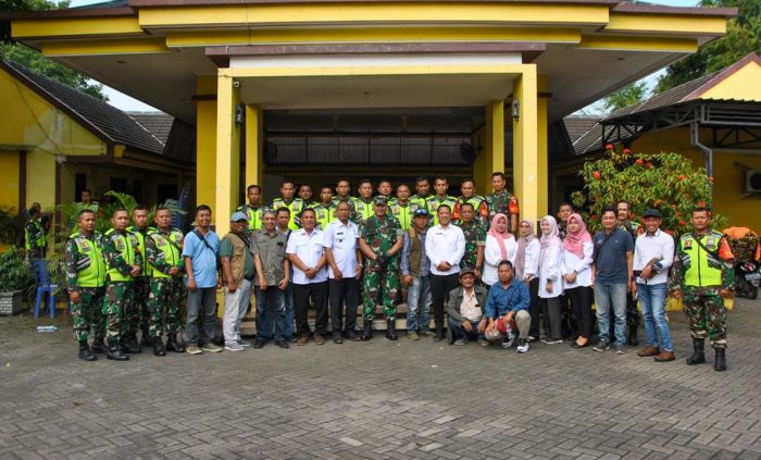 Geram Ulah Oknum Wartawan Peras Kades, Dandim Gresik Minta Babinsa Ngantor di Balai Desa Geram Ulah Oknum Wartawan Peras Kades, Dandim Gresik Minta Babinsa Ngantor di Balai Desa