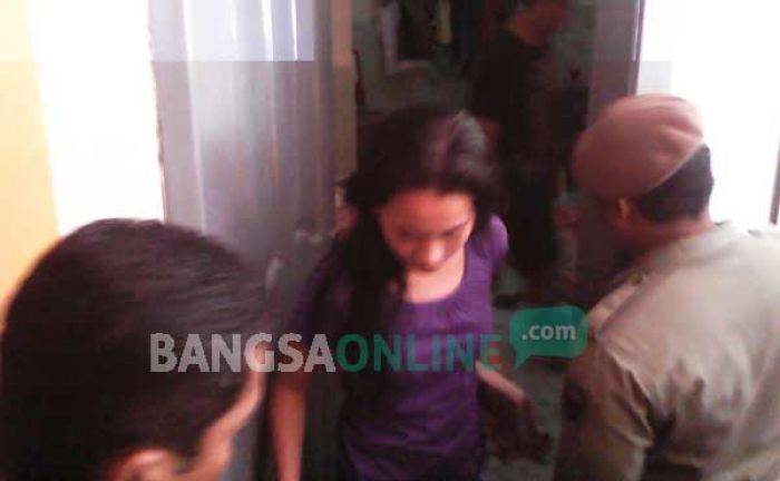 Razia Hotel dan Kos-kosan di Kota Kediri, Puluhan ABG Mesum Diciduk Razia Hotel dan Kos-kosan di Kota Kediri, Puluhan ABG Mesum Diciduk