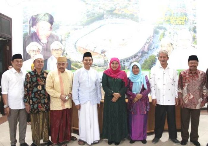 Pilgub Selesai, PWNU Dukung Penuh Kepemimpinan Khofifah di Jatim Pilgub Selesai, PWNU Dukung Penuh Kepemimpinan Khofifah di Jatim