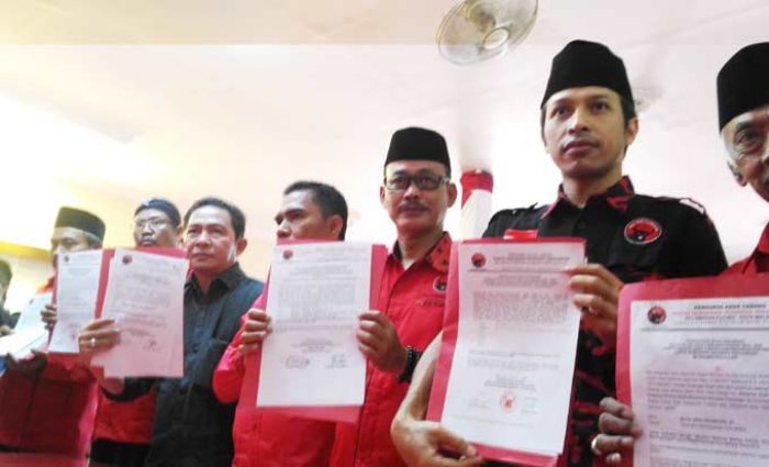 Ketua DPC PDIP Kota Malang Daftar N1, Diantar Puluhan Kader, Disambut Red Carpet