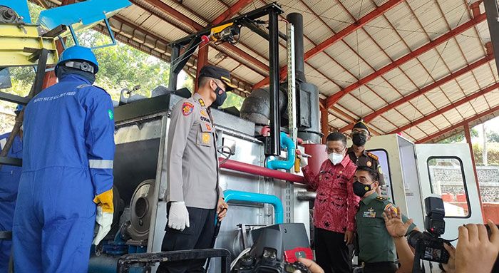 Kejari Batu Musnahkan Barang Bukti 43 Perkara di TPA Tlekung