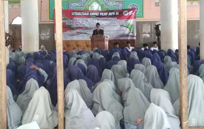 Sosialisasi 4 Pilar, Ketua MPR RI Zulkifli Hasan Ajak Rhoma Irama, Pengurus, dan Caleg PAN Sosialisasi 4 Pilar, Ketua MPR RI Zulkifli Hasan Ajak Rhoma Irama, Pengurus, dan Caleg PAN