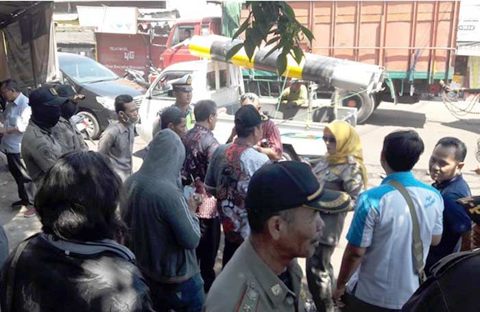 Pemkab Gresik Gagal Portal Jalan Harun Thohir Pemkab Gresik Gagal Portal Jalan Harun Thohir