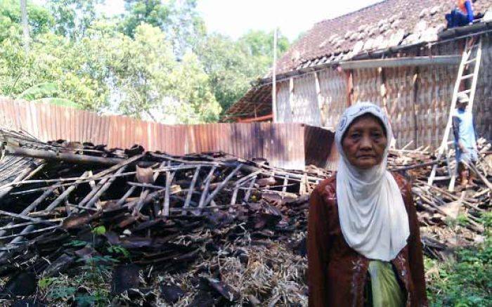 Lagi, Badai Angin Terjang Bojonegoro Ratusan Rumah Rusak, 6 Roboh Lagi, Badai Angin Terjang Bojonegoro Ratusan Rumah Rusak, 6 Roboh