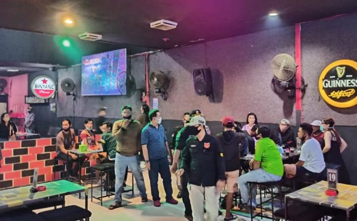 Langgar Perwali 33, Sebuah Klub Malam di Surabaya Ditutup Paksa Satpol PP