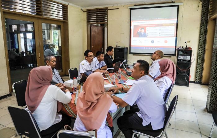 Ukur Capaian Implementasi Reformasi Birokrasi, Pemkot Kediri Gelar Desk Evaluasi Triwulan IV Ukur Capaian Implementasi Reformasi Birokrasi, Pemkot Kediri Gelar Desk Evaluasi Triwulan IV