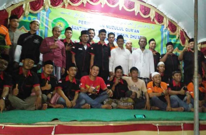 Komunitas Honda CB dan Yamaha RX King di Tuban Gelar Santunan terhadap Anak Yatim