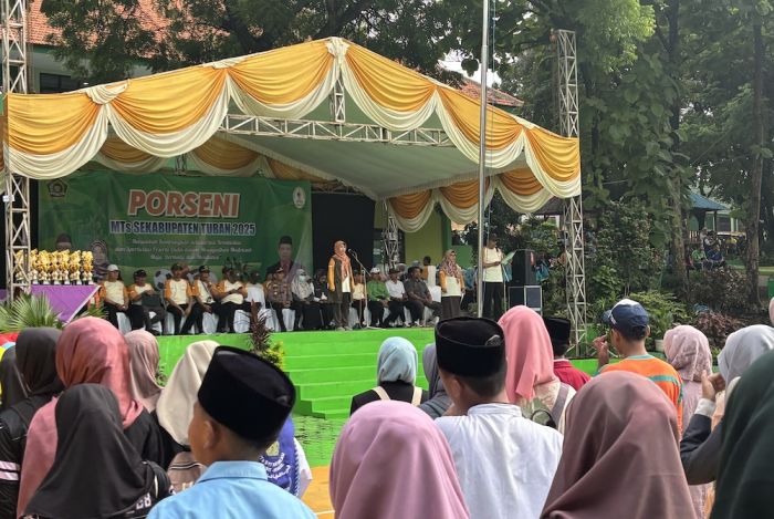 Porseni 2025 Kemenag Tuban Tingkat MTs Resmi Dibuka, Ada 15 Cabang Lomba yang Diikuti Ribuan Siswa Porseni 2025 Kemenag Tuban Tingkat MTs Resmi Dibuka, Ada 15 Cabang Lomba yang Diikuti Ribuan Siswa