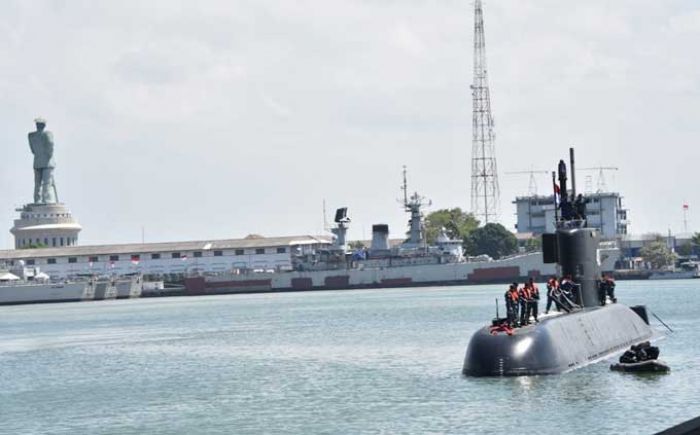 KRI Nagapasa - 403 Bergabung dengan Kapal Selam Jajaran Koarmatim KRI Nagapasa - 403 Bergabung dengan Kapal Selam Jajaran Koarmatim